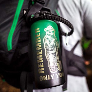 Limited Edition Smokey Bear Hiker Water Bottle – 32 oz. with Carabiner